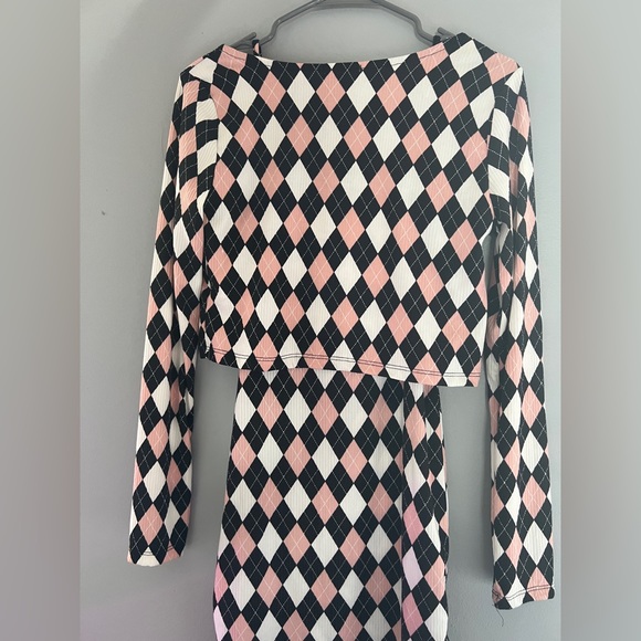 Black+Pink Checkered Dress & Long sleeve cover - Picture 2 of 2
